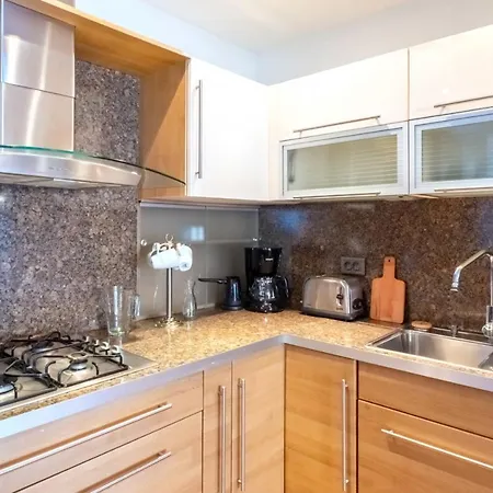 Flat With Terrace Near Istiklal Street Apartamento *